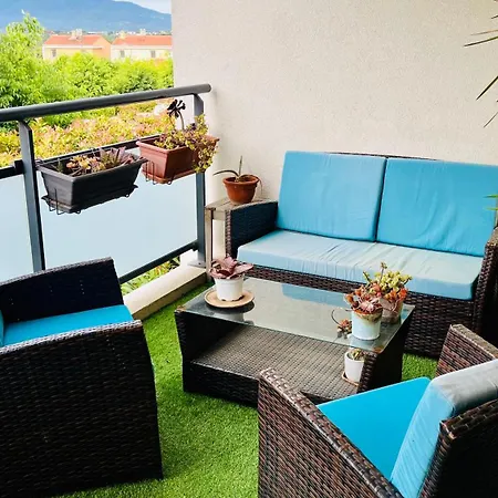 2 Pieces Avec Terrasse Апартаменты Фрежюс